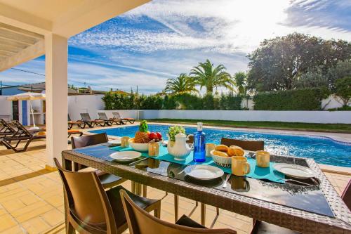 Facilities, Villa Pianda by Villa Plus in Escanxinhas