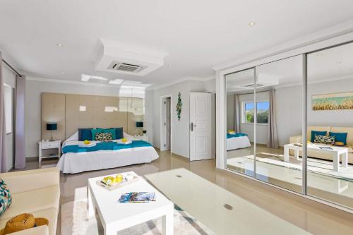 Facilities, Villa Pianda by Villa Plus in Escanxinhas