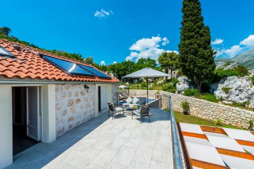 شرفة/ تراس, Villa Ane in Celopeci