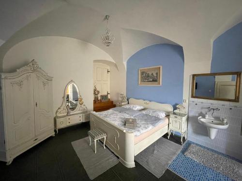 Dvoulůžkový pokoj Blue Grace na zámku - Accommodation - Česká Kamenice