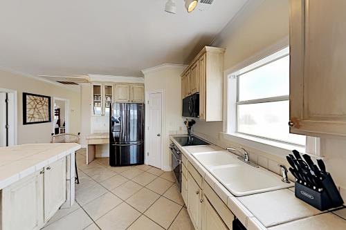 Exceptional Vacation Home in Gulf Shores home - image 5