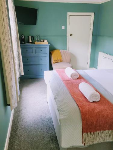 King Room image 3