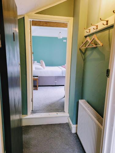 King Room image 2