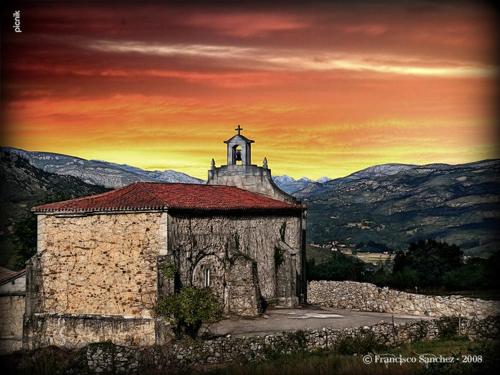 Chalet en la Montana junto a 2 Rios en Cantabria