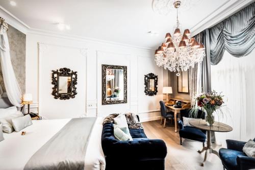 302527747 Luxury Boutique Hotel De Castillion