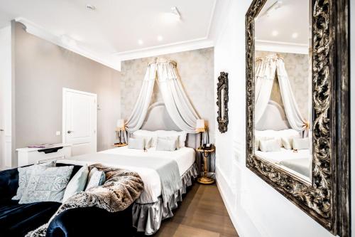 302527752 Luxury Boutique Hotel De Castillion