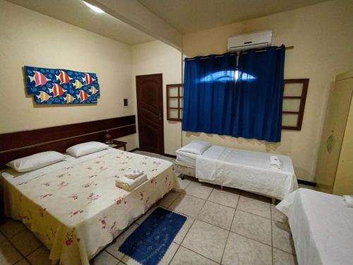 4 twin beds