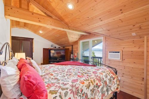 Bottle Bay Cabin - image 9