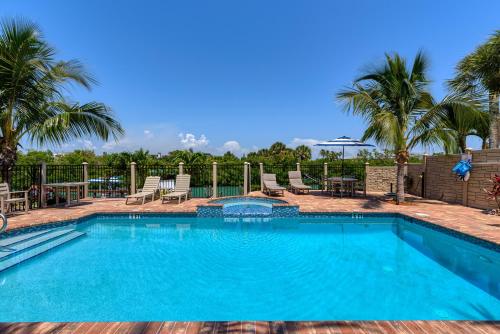 Létesítmények, Suntan Terrace in Laurel (FL)