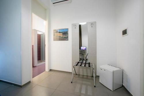 Single Room image 2