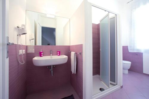 Single Room image 1