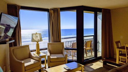 Shell Island Resort - All Oceanfront Suites - image 4
