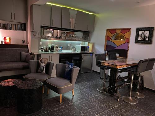 BOCO Boutique by CX Collection - main image