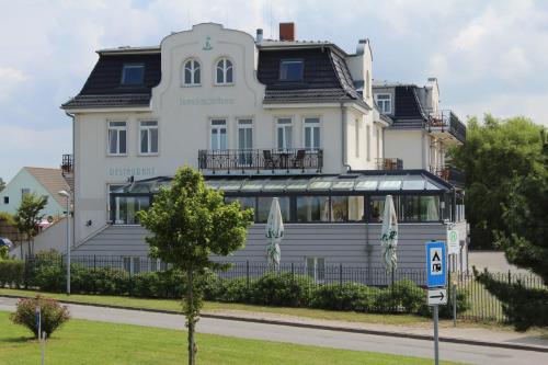 Pension Strandschloss Arielle in Börgerende-Rethwisch, Deutschland