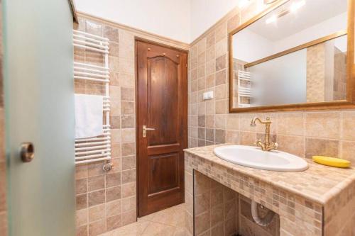 Bathroom, Cedrus Nyaralohaz, Gyoparosfurdo in Oroshaza