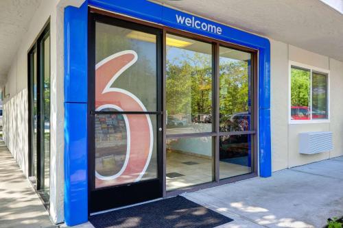 Motel 6-Issaquah, WA - Seattle - East – Issaquah, WA