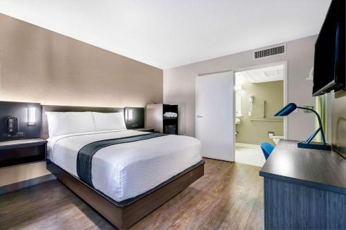 1 queen bed