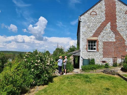 Dārzs, Maison de campagne avec superbe vue panoramique! in Recquignies