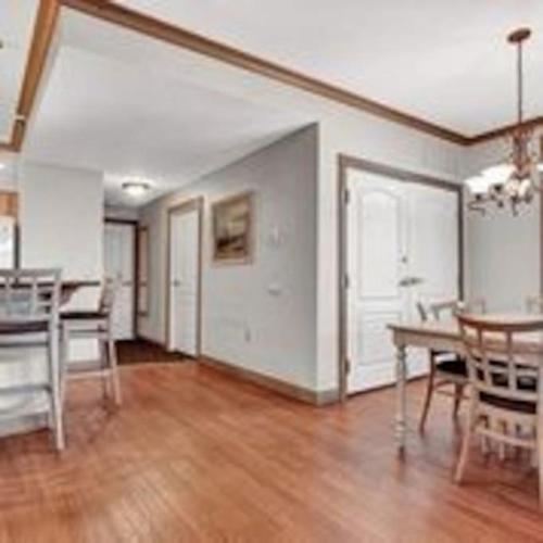 4 Bedroom Lakefront Villa - image 3