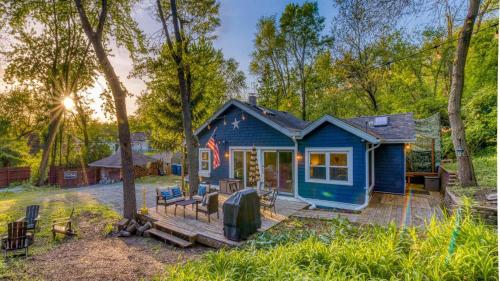 Secluded Fenced Cottage W Dune Top Hot Tub Near Hiking Dog Friendly in Miller, USA