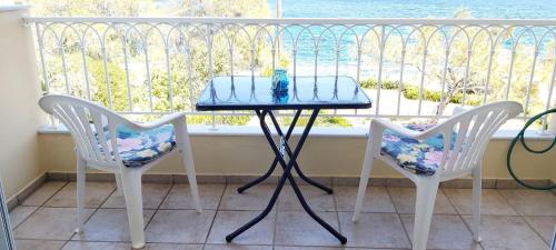 Skats, Breezy Beach House in Mikrolimano