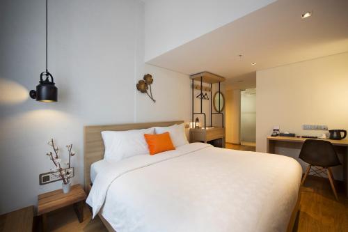 Executive King Room image 7