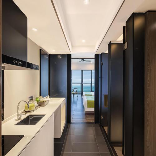 Dusit Thani Shuangyue Bay Resort Huizhou in Хойчжоу