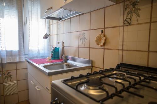 Kitchen, FLY HOUSE BOLOGNA...un appartamento al volo in Borgo Panigale