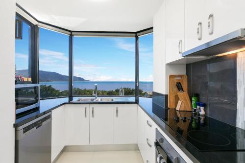 Cairns Luxury Waterfront Apartment