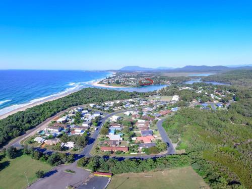 Aqua Cottage in Lake Cathie