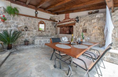 Studio with Sea View (3 Adults) image 1