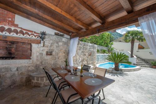 Studio with Sea View (3 Adults) image 8