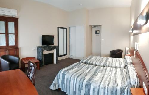 2 twin beds
