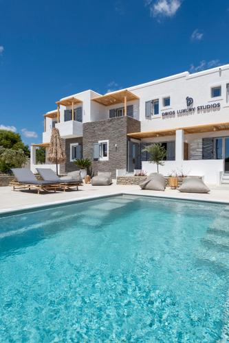 Drios Luxury Studios — Hotel in Paros Island