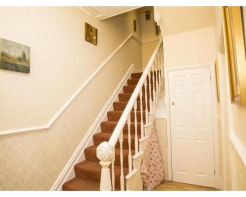 Parasol Guest House - image 4