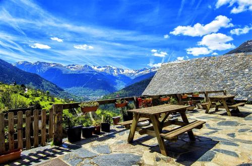  Apartamentos Aran in Montcorbau