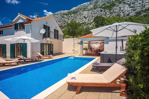 Villa Calma with heated pool,jacuzzi, Finnish sauna and 4 bedrooms - Accommodation - Gata