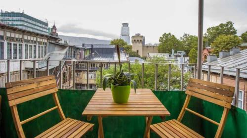 Cozy, old-style apartment in the city middle