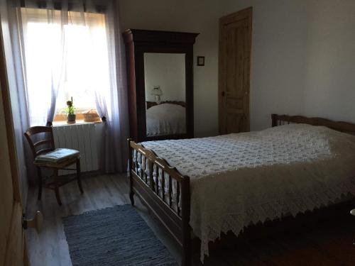 Loue maison avec jardin pour deux personnes gîte à louer Saint-Gervazy