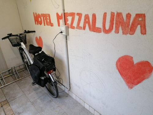 Hotel Mezzaluna - image 2