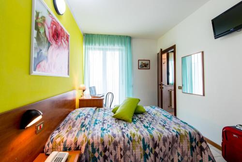 Hotel Villa Truentum - Tap to explore photos