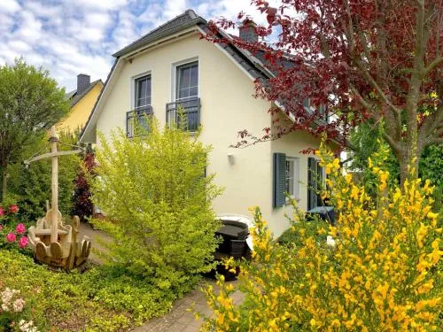 Ferienhaus Klünderberg in Binz mit Kamin, Terrasse, Strandkorb in Binz, Deutschland