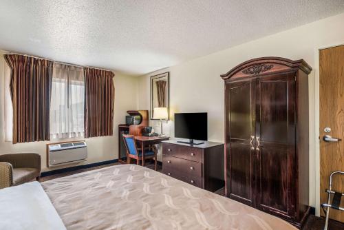 Quality Inn & Suites Eldridge Davenport North