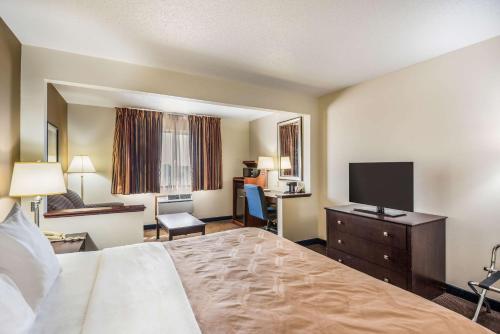 Quality Inn & Suites Eldridge Davenport North