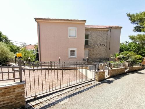 Apartment room in SARA LUX apartment with sea view 50m from the beach