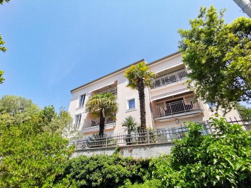 SARA LUX apartment with sea view 50m from the beach - image 2