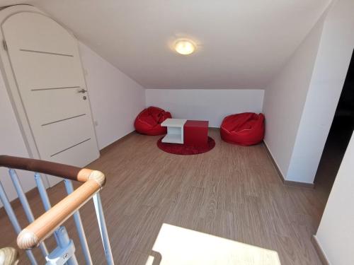 Apartment image 8