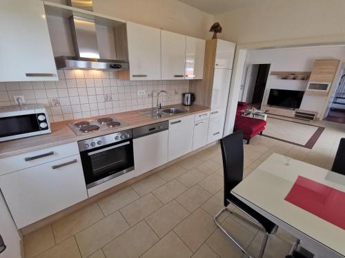 Apartment image 6