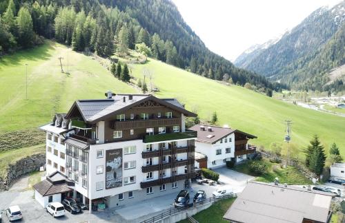 Aktivhotel Feichtner Hof - Hotel - Kaunertal