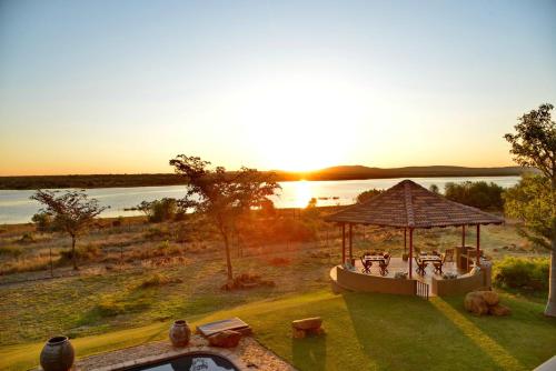 Skats, Kameeldrift Waterfront Estate & Resort in Beestekraal